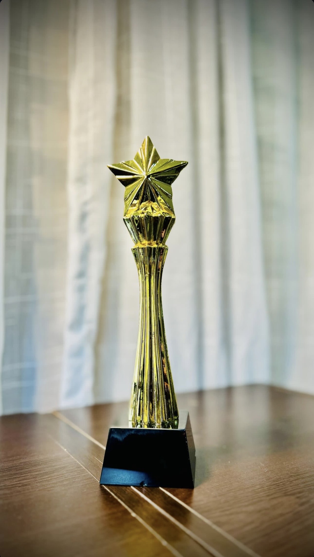 Trophée étoile colonne cannelée